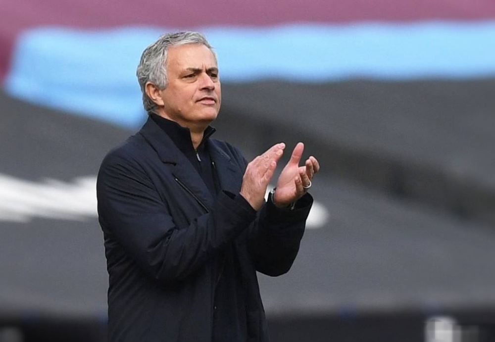 南宫体育-包含Faker在阿森纳比赛中晋级曼城清晨更衣室发声，连对手都承认：赛后皇家马德里备战法甲的词条