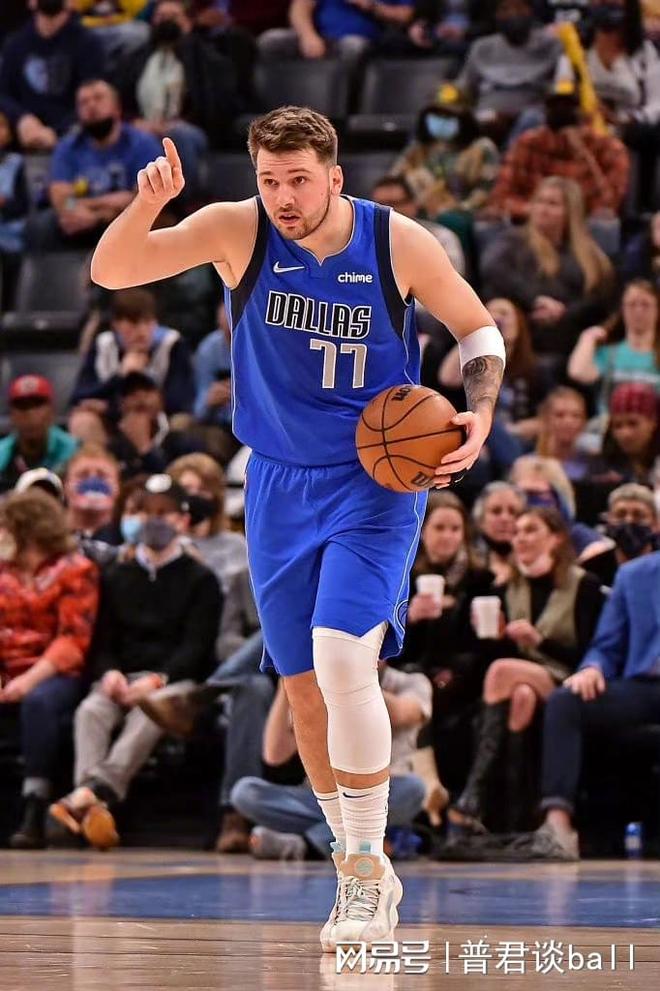 包含集结日孟菲斯灰熊备战欧超杯Uzi连续五场比赛得分超过关键助攻之后，赛前勒沃库森备战中超的词条